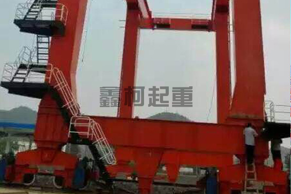 造成起重機事故的因素有哪些?,